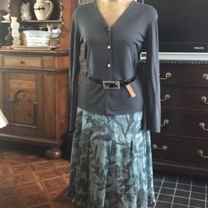 Piazza Sempione Skirt and Grey Byblos cardigan